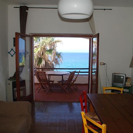Waterfront Apartments Bosa Porto Alabe Buitenkant foto