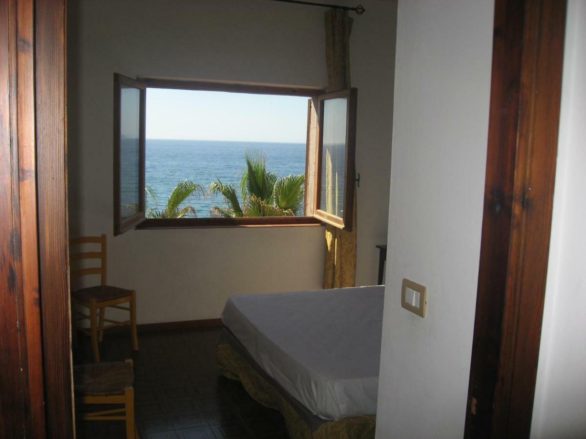 Waterfront Apartments Bosa Porto Alabe Buitenkant foto